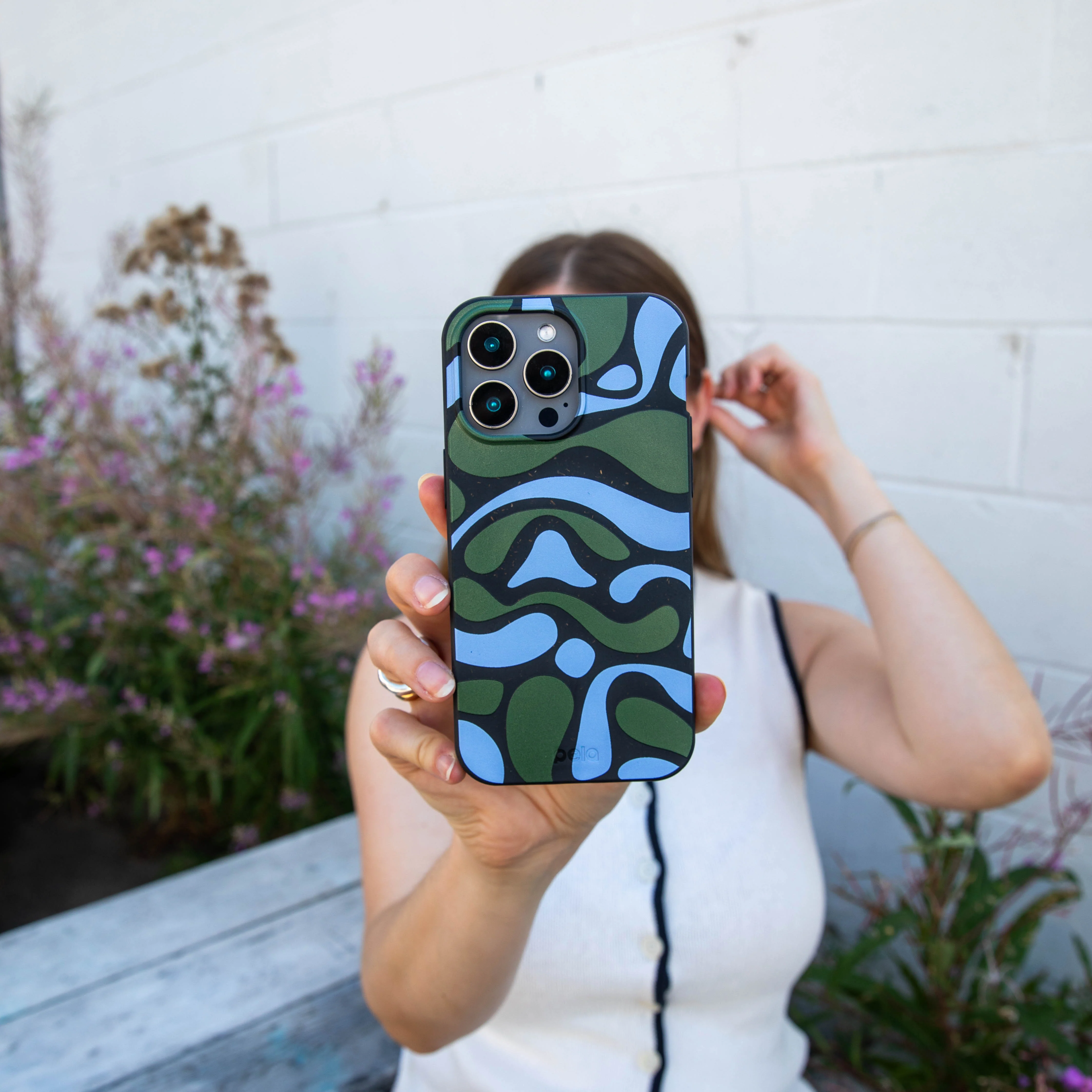 Black Curve and Flow iPhone XR Case - Image 2