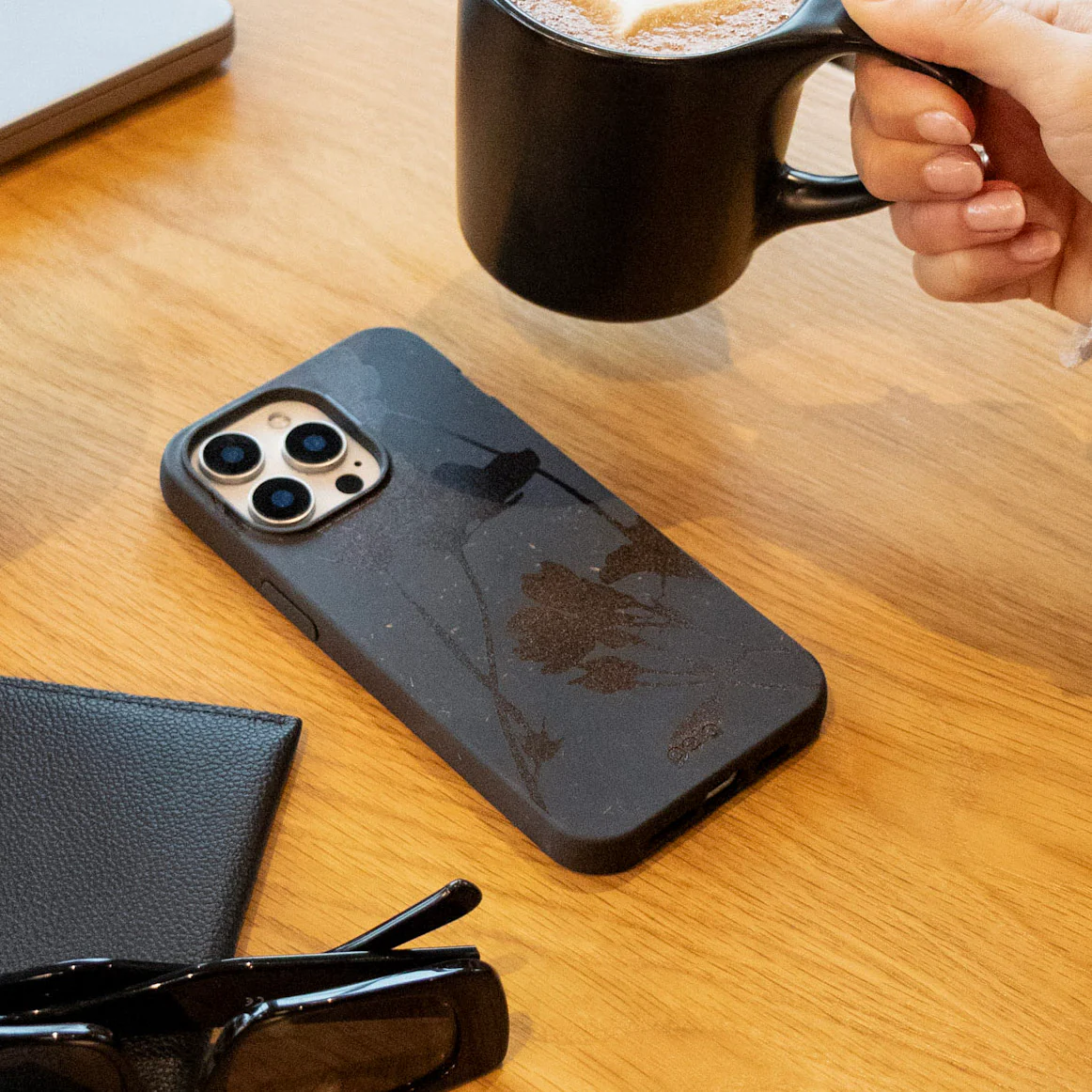 Black Shadow Petals iPhone 11 Pro Case - Image 2