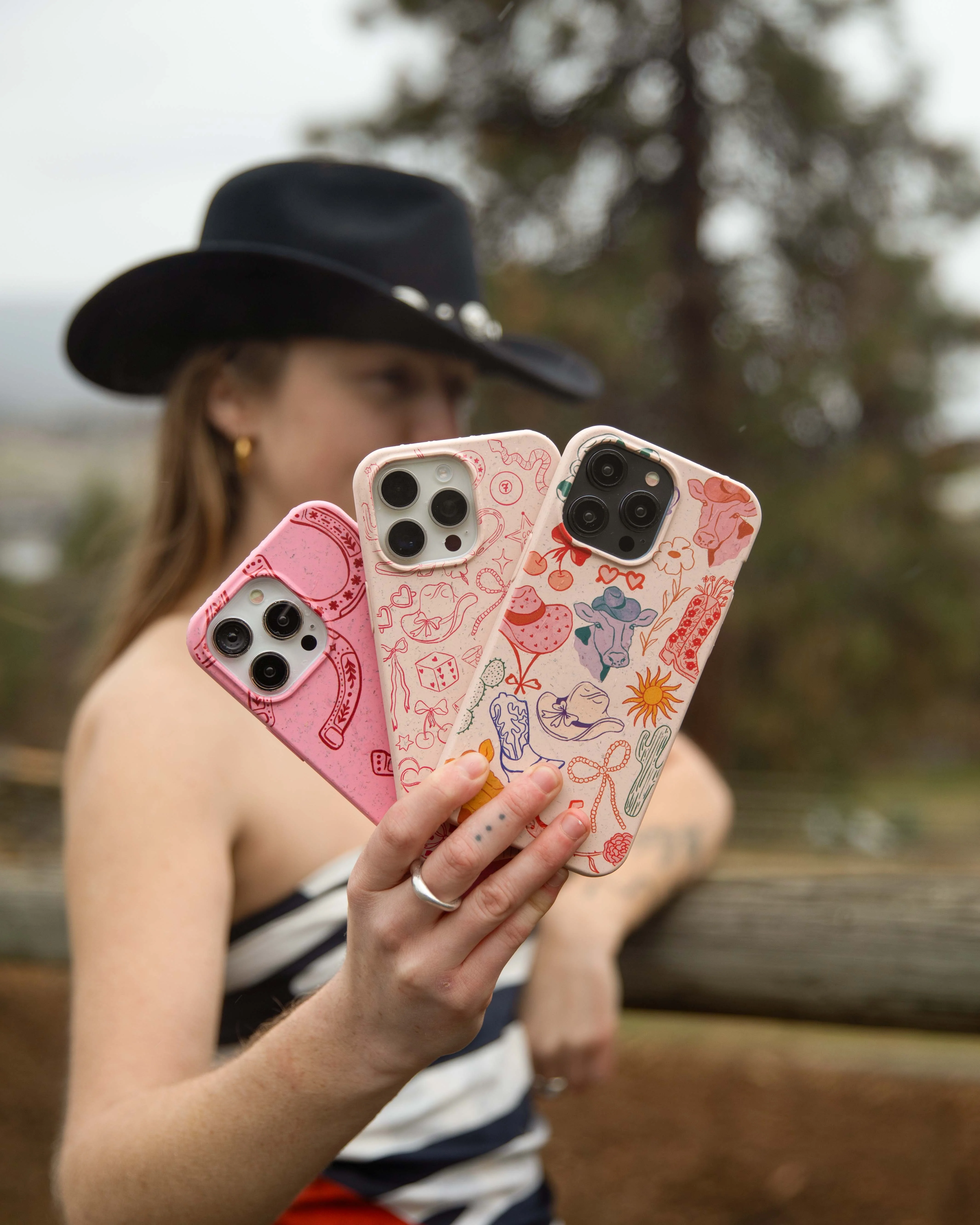 Bubblegum Pink Lucky Horseshoe iPhone 15 Plus Case - Image 5
