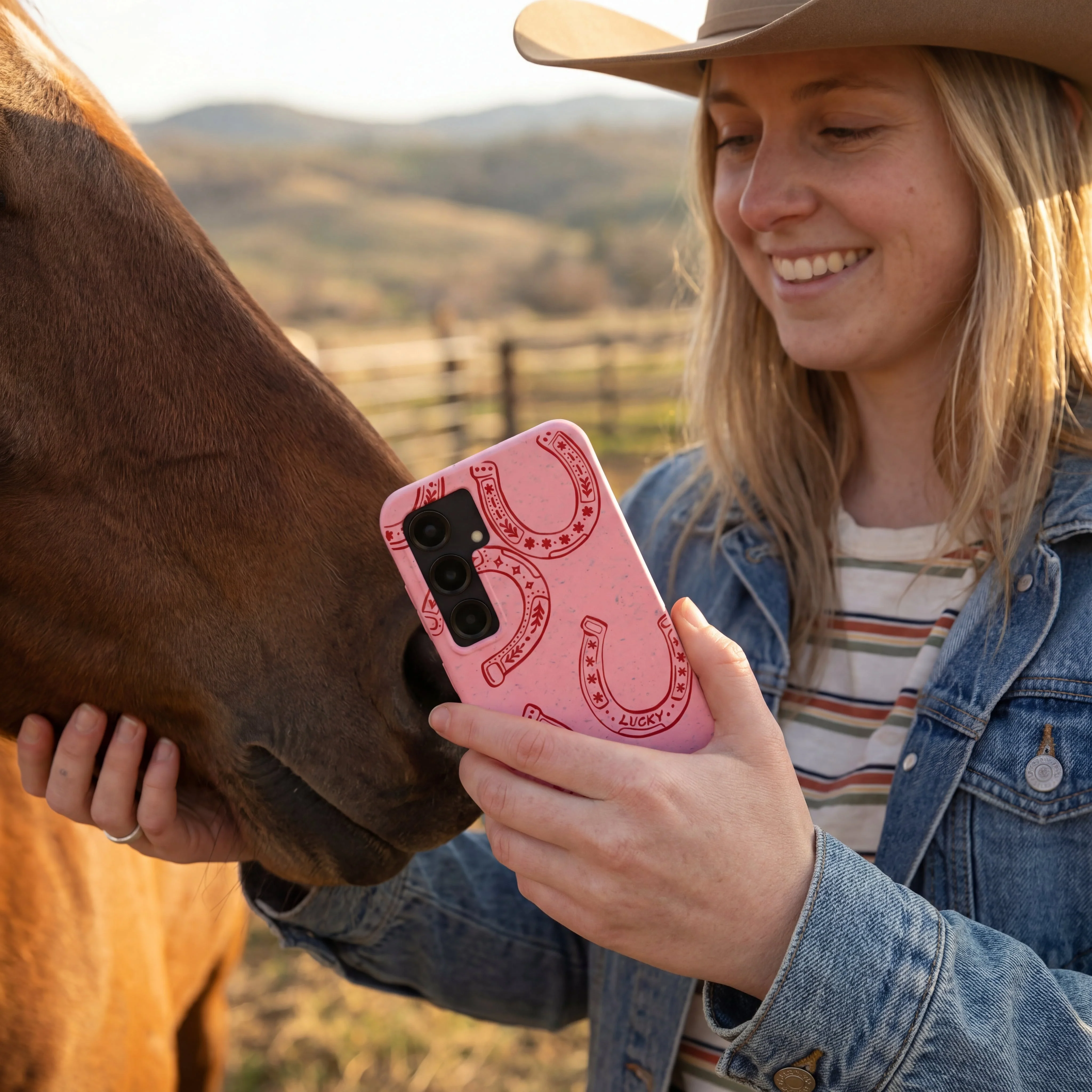 Bubblegum Pink Lucky Horseshoe Samsung Galaxy S25+(Plus) Case - Image 2