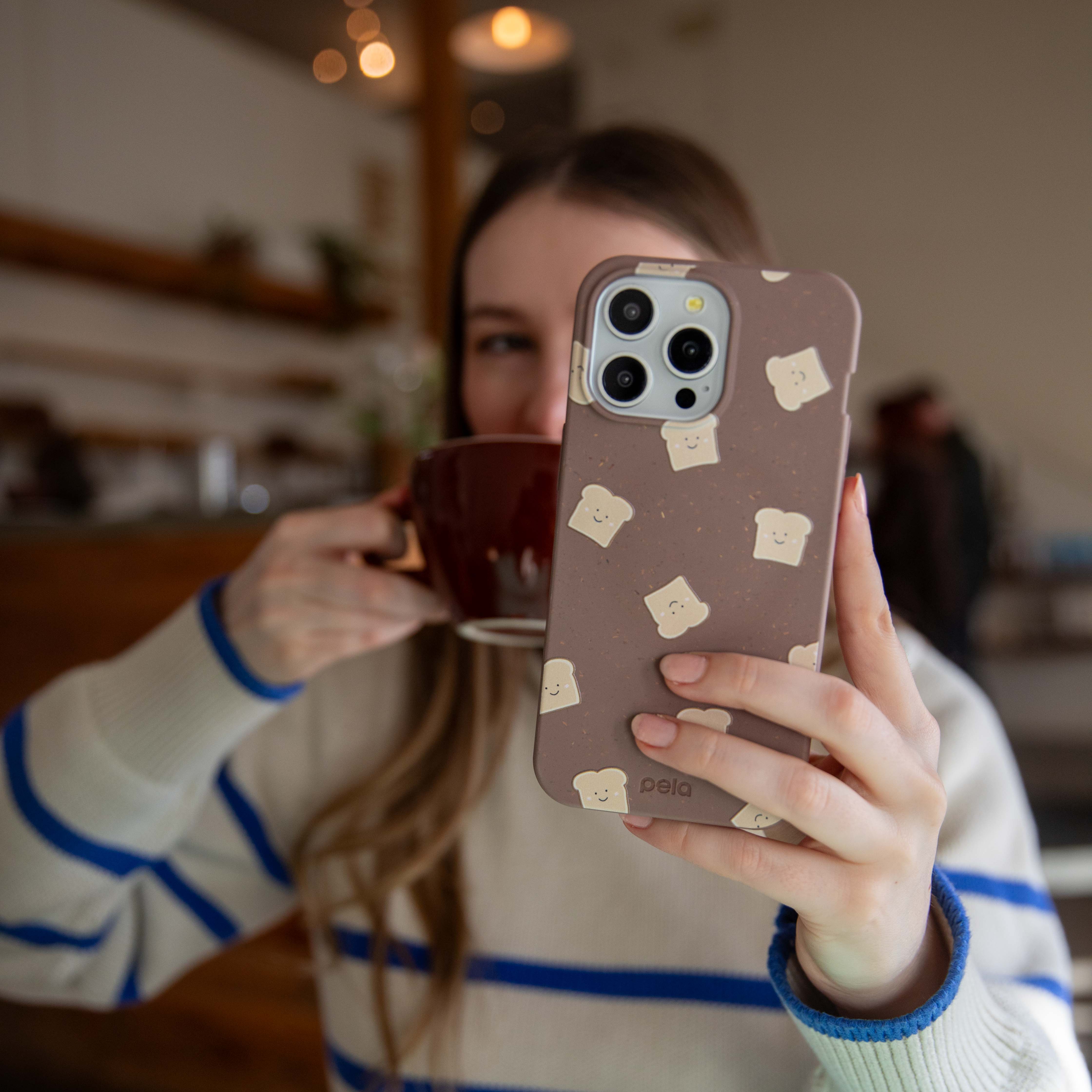 Chocolate Brown Mini Toast iPhone 6/6s/7/8/SE Case - Image 2