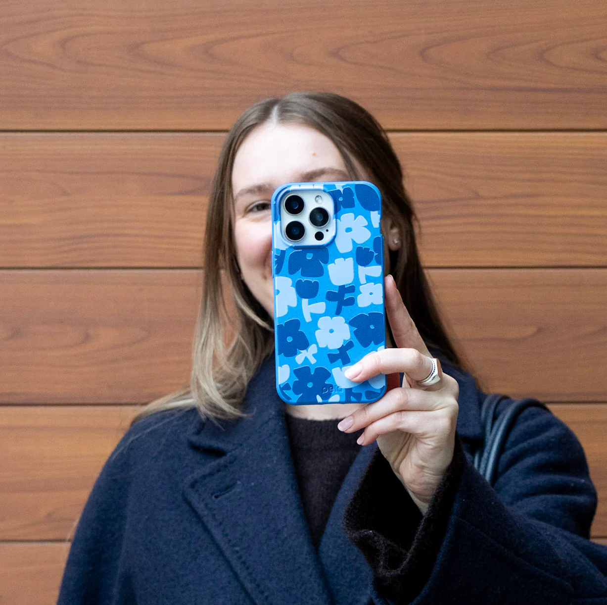 Electric Blue Daydream Blooms iPhone 6/6s/7/8/SE Case - Image 2