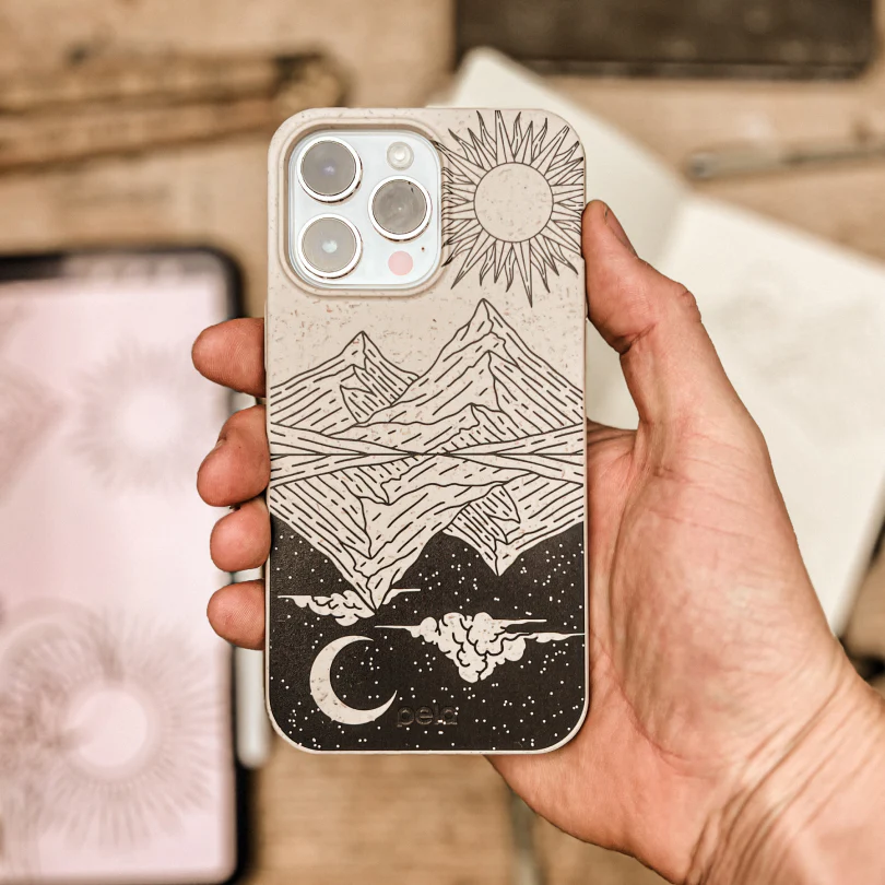 London Fog Horizons iPhone 14 Plus Case - Image 5