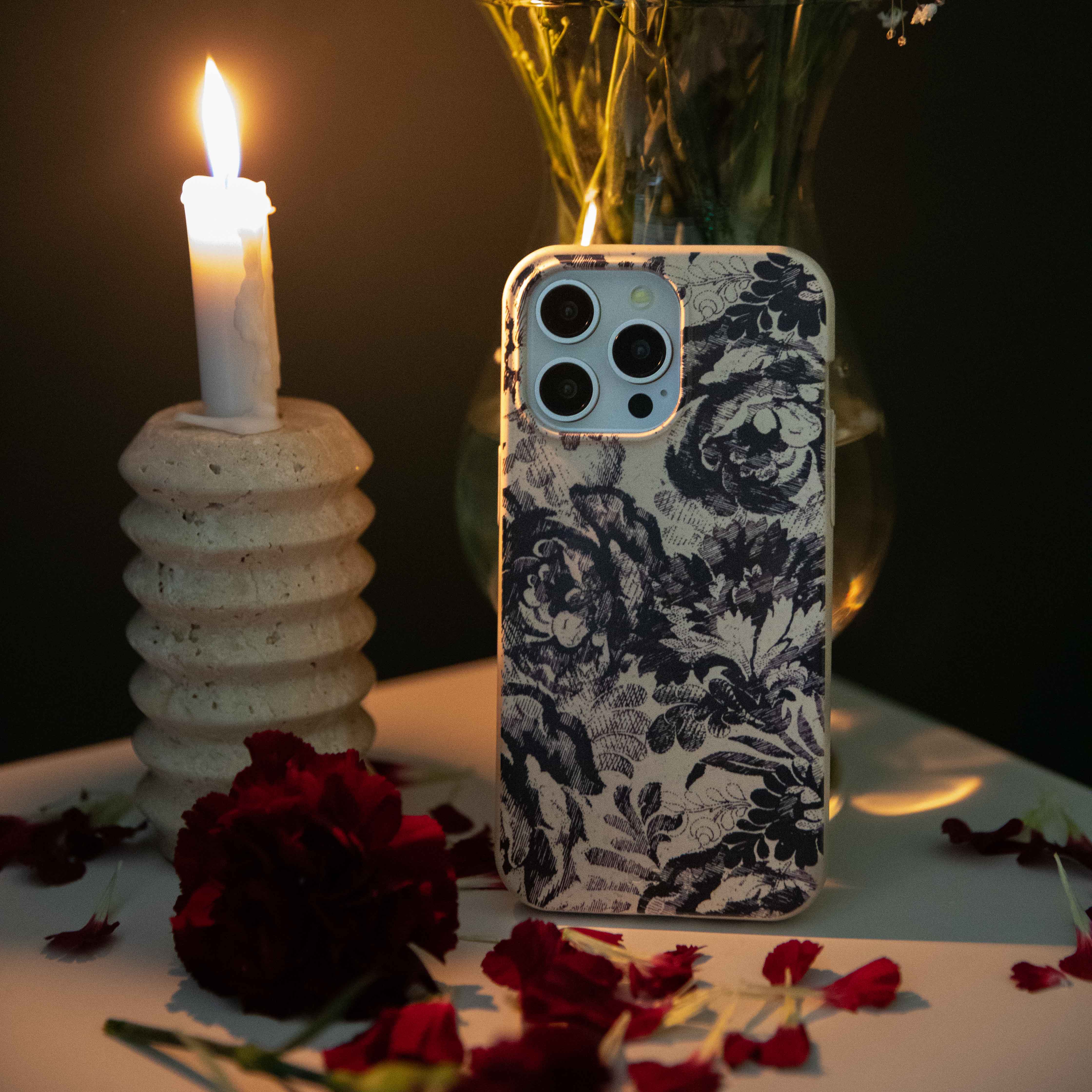 London Fog Petal Press iPhone 11 Case - Image 2