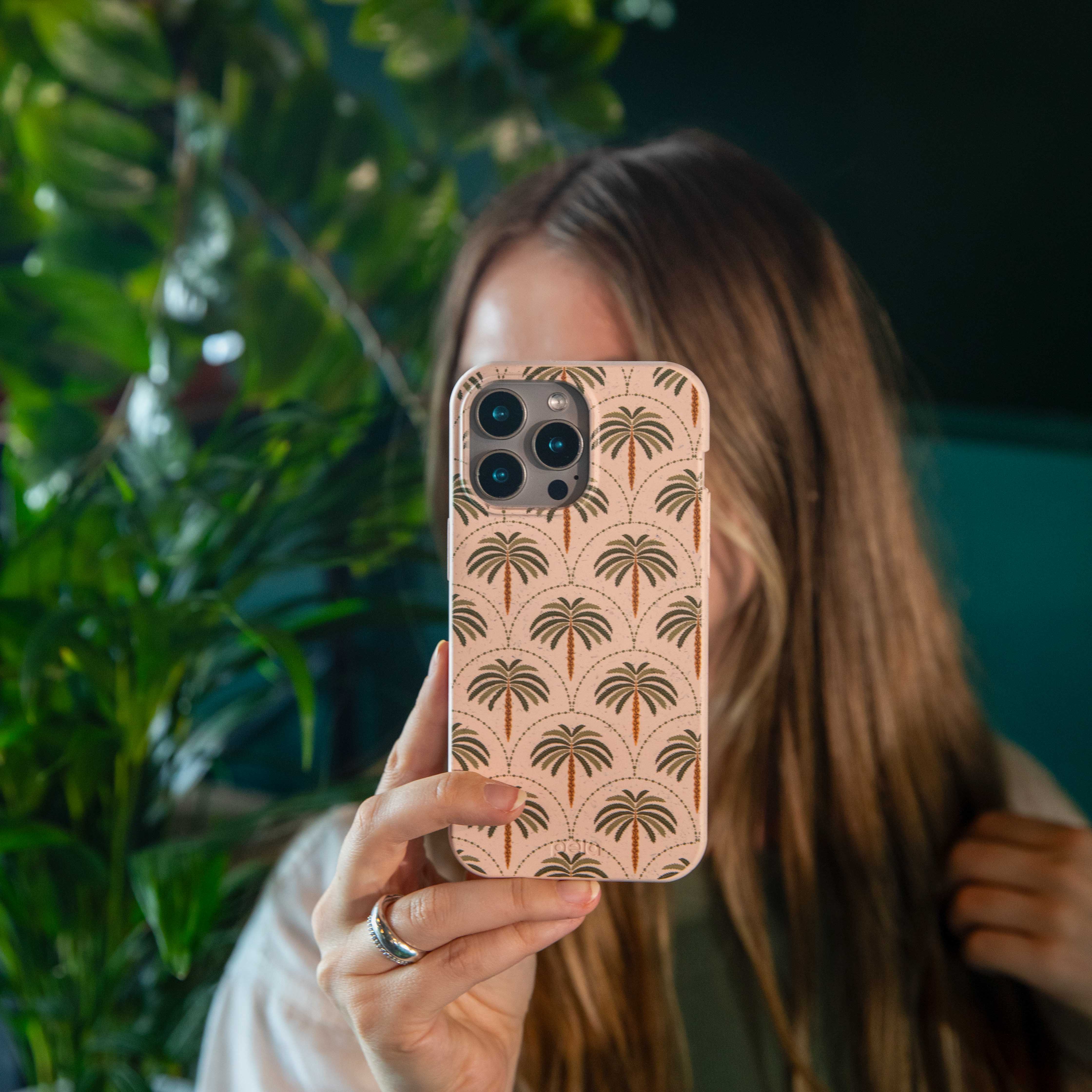 Seashell Palm Reverie Samsung Galaxy S23 Case - Image 2