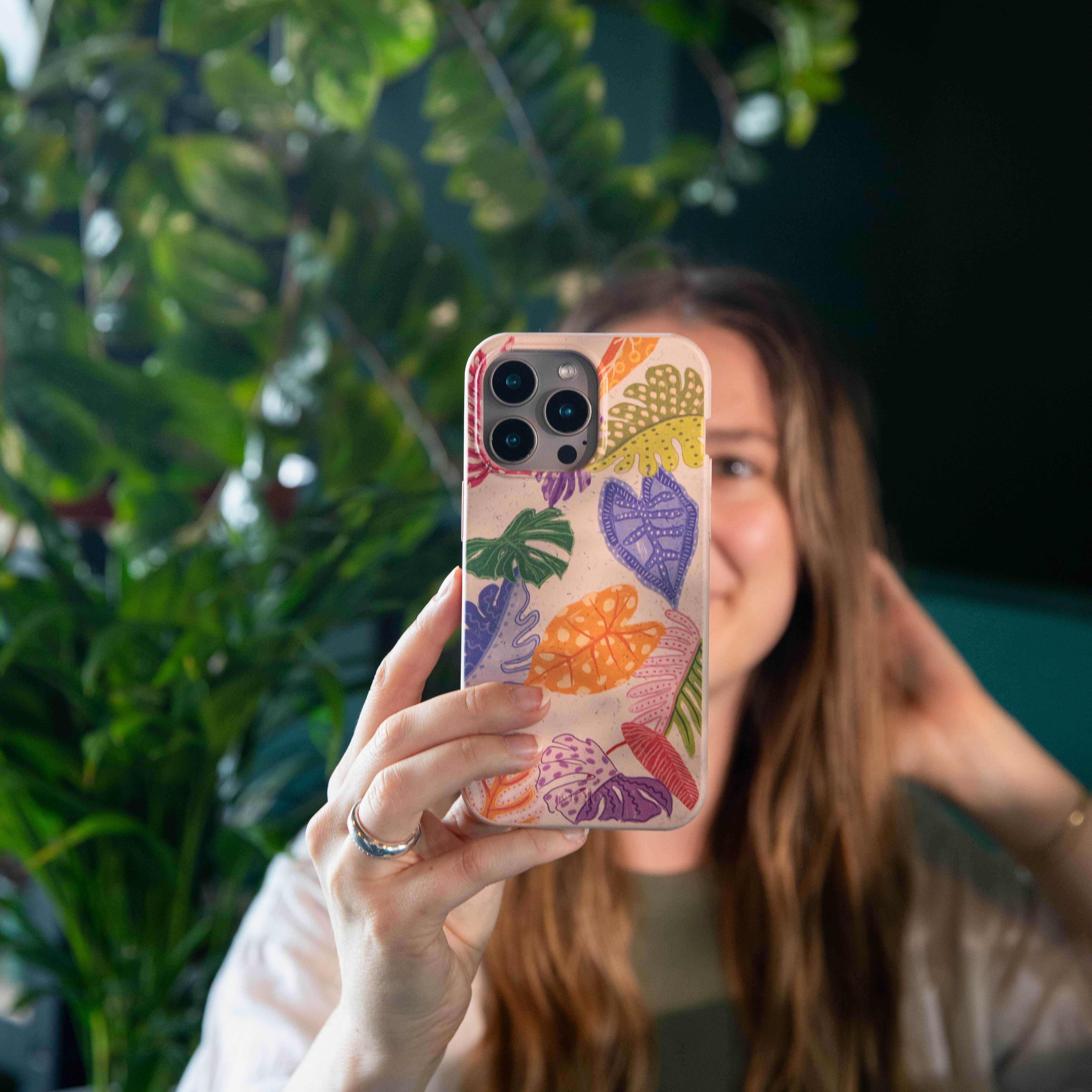 Seashell Tropical Cheer iPhone 16e/17e Case - Image 3